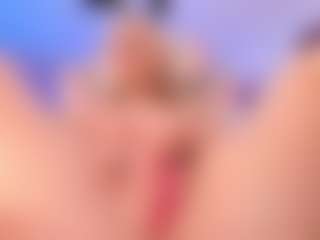elara-vee's Live Sex Cam Show