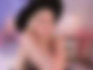 elara-vee's Live Sex Cam Show