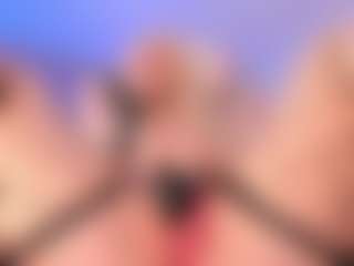 elara-vee's Live Sex Cam Show
