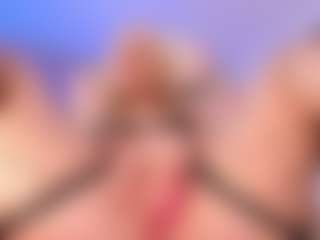 elara-vee's Live Sex Cam Show