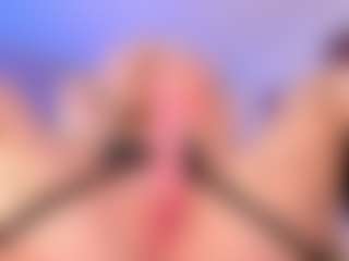 elara-vee's Live Sex Cam Show