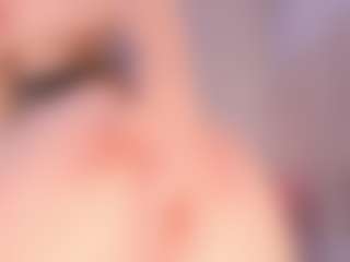 elara-vee's Live Sex Cam Show