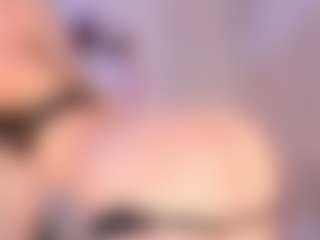 elara-vee's Live Sex Cam Show