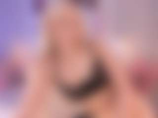 elara-vee's Live Sex Cam Show