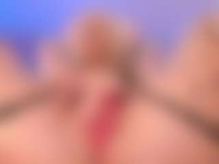 elara-vee's Live Sex Cam Show