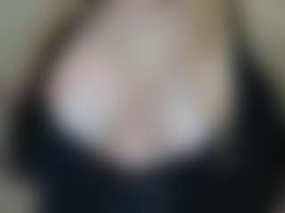 Live cam show with mamutrahal - White on TeamSkeetLive