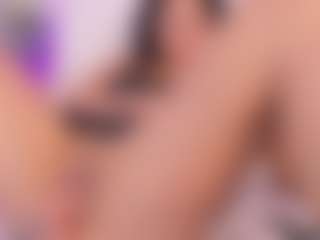 Live cam show with MarelynSummer - Brown Hair Petite on Stripli.com
