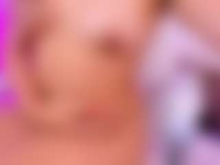 Live cam show with MarelynSummer - Public Brown Hair on Cam Slut