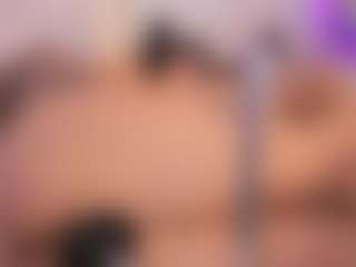 Live cam show with MarelynSummer - Ebony Petite on Mixed Magazine Live