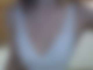Live cam show with manea - Petite on CamwithHer
