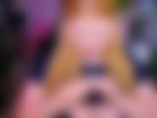 Live cam show with AriettaHeart - Sweet on StripNow