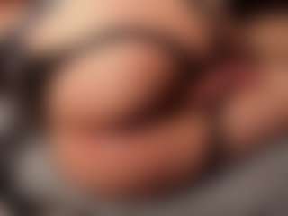 Live cam show with Electra-Gosselin - Mature on madthumbs