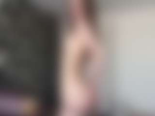 Live cam show with Ivy - College on StripNow