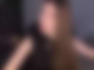 Live cam show with Ivy - Public Brown Hair on friskycurves.com