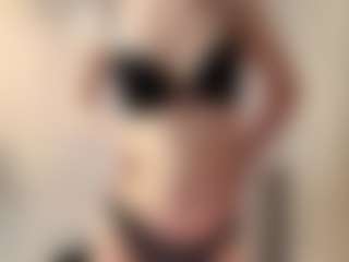 Live cam show with Dia - Blonde Hair on sexytreat.net