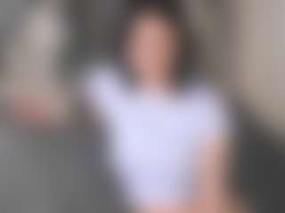 Live cam show with Bea - Moaning on SquirtSoMuch