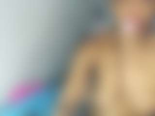 Live cam show with MakeMeWantIt93 - Pov on madthumbs