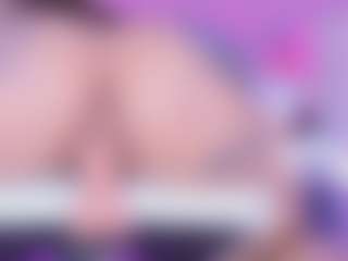 Live cam show with Angel - Brown Hair on livesuperchat.net