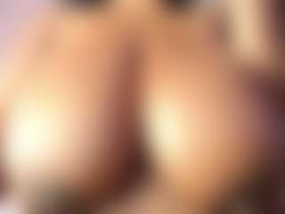 Live cam show with AriaGreenn - Camel Toe on iamadamtest123.com
