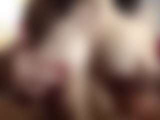 Live cam show with EdenJackiewicz - Average on Camming Site