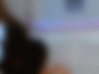 Live cam show with Jesselle Vega - Fingering on madthumbs