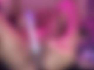 Live cam show with Avery Vale - Butt Plug on CamClone