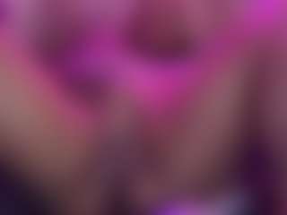 Live cam show with Avery Vale - Oil on Camsoda