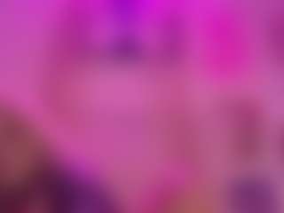 Live cam show with Avery Vale - Oil on Camsoda