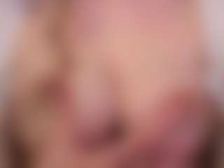 Live-camshow met BabyMlem - Tittyfuck op Camsoda