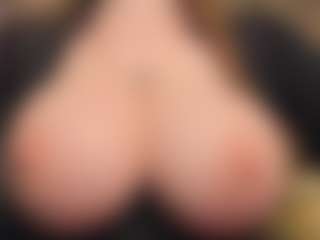 EmmaBloomm's Live Sex Cam Show