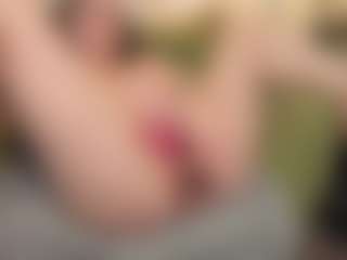 EmmaBloomm's Live Sex Cam Show