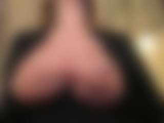 Live cam show with EmmaBloomm - Green Eyes on Fling VIP Chat