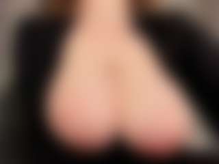 Live cam show with EmmaBloomm - Butt Plug on fapnchat
