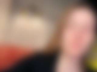 EmmaBloomm's Live Sex Cam Show