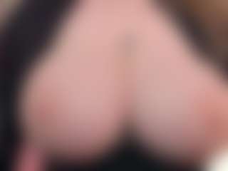 Live cam show with EmmaBloomm - Public on Camsoda