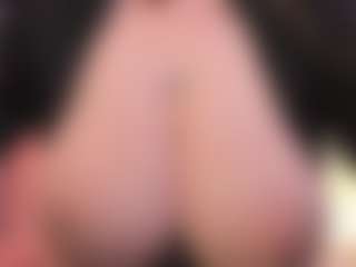 EmmaBloomm's Live Sex Cam Show