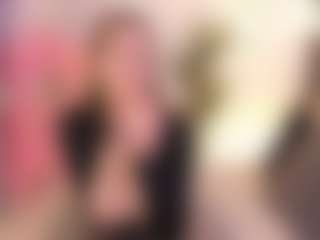 Live cam show with EmmaBloomm - BBW on Milfs Live