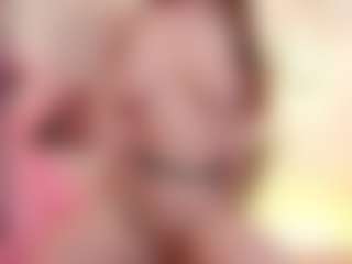 EmmaBloomm's Live Sex Cam Show