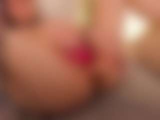 EmmaBloomm's Live Sex Cam Show