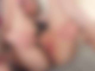 EmmaBloomm's Live Sex Cam Show