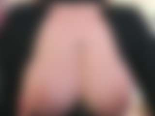 Live cam show with EmmaBloomm - Green Eyes on slutload