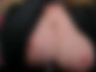 Live cam show with EmmaBloomm - Butt Plug on testsause.com
