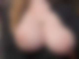 Show live cam dengan EmmaBloomm - Public di Camsoda