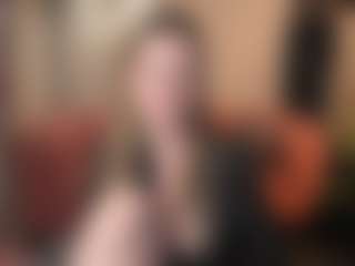 EmmaBloomm's Live Sex Cam Show