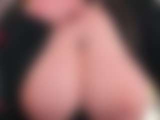 Live cam show with EmmaBloomm - Moaning on xxxlivecams.org
