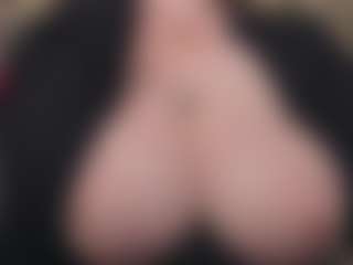 Live cam show with EmmaBloomm - Butt Plug on Camsoda