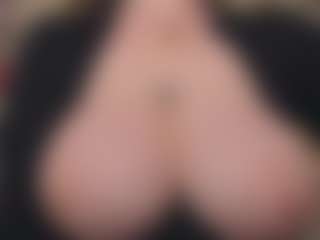Live cam show with EmmaBloomm - Butt Plug on Camsoda