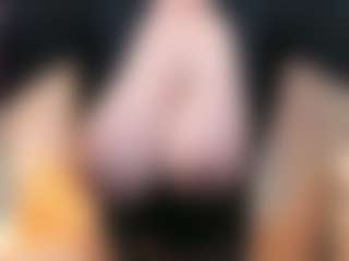 EmmaBloomm's Live Sex Cam Show