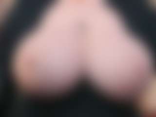 Live cam show with EmmaBloomm - Hairy Pussy on Milfs Live