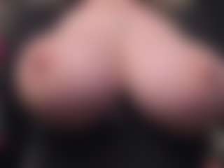 Show live cam dengan EmmaBloomm - Foot Fetish di Camsoda